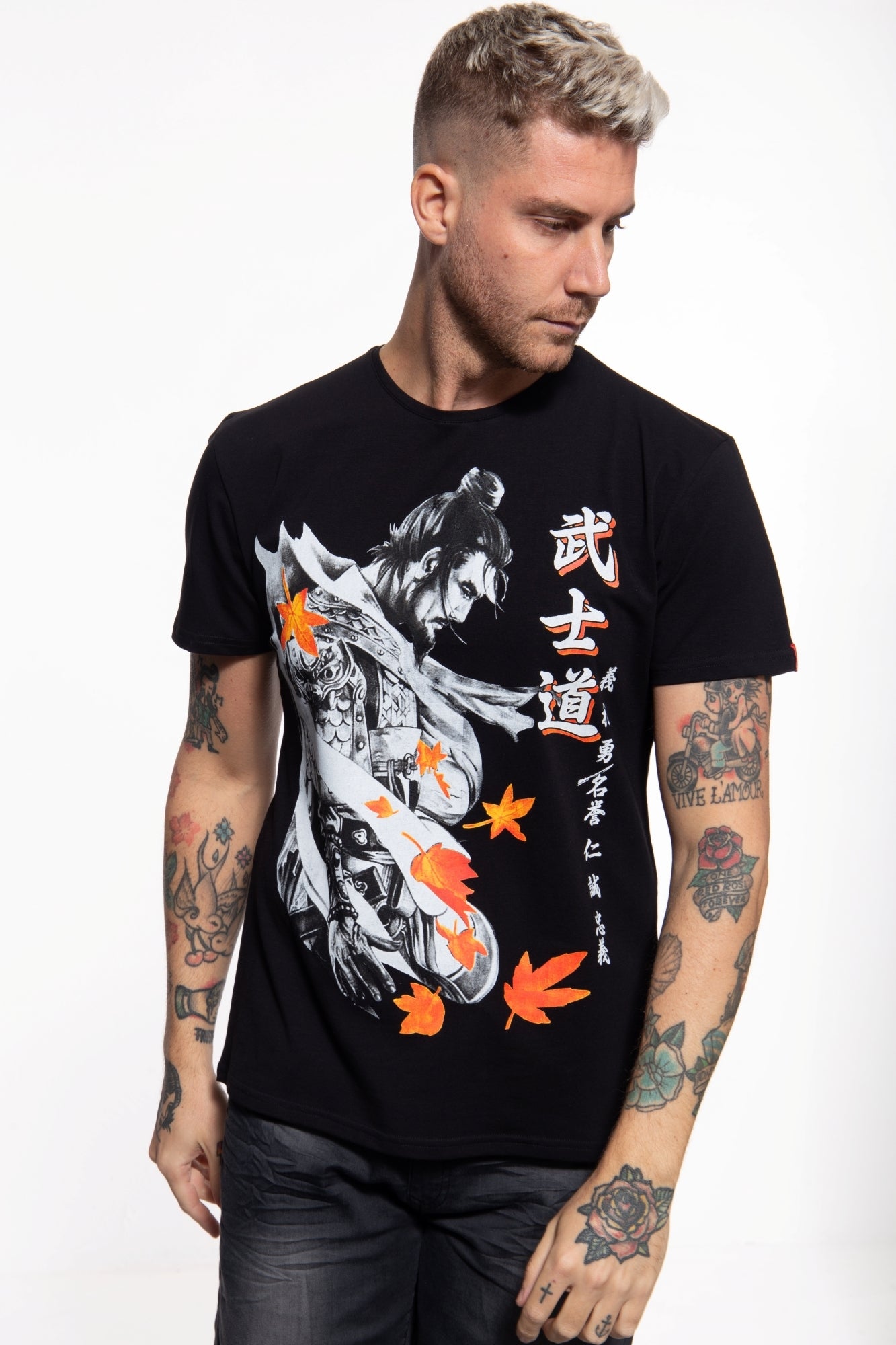 T-Shirt mit Samurai-Print