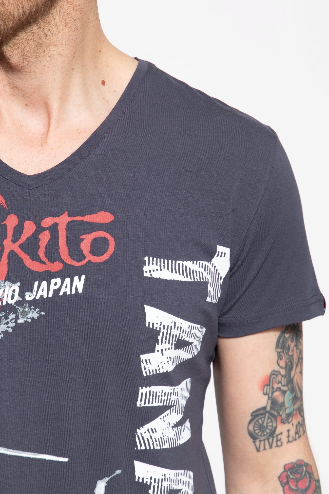 T-Shirt mit Frontprint Strong Geisha